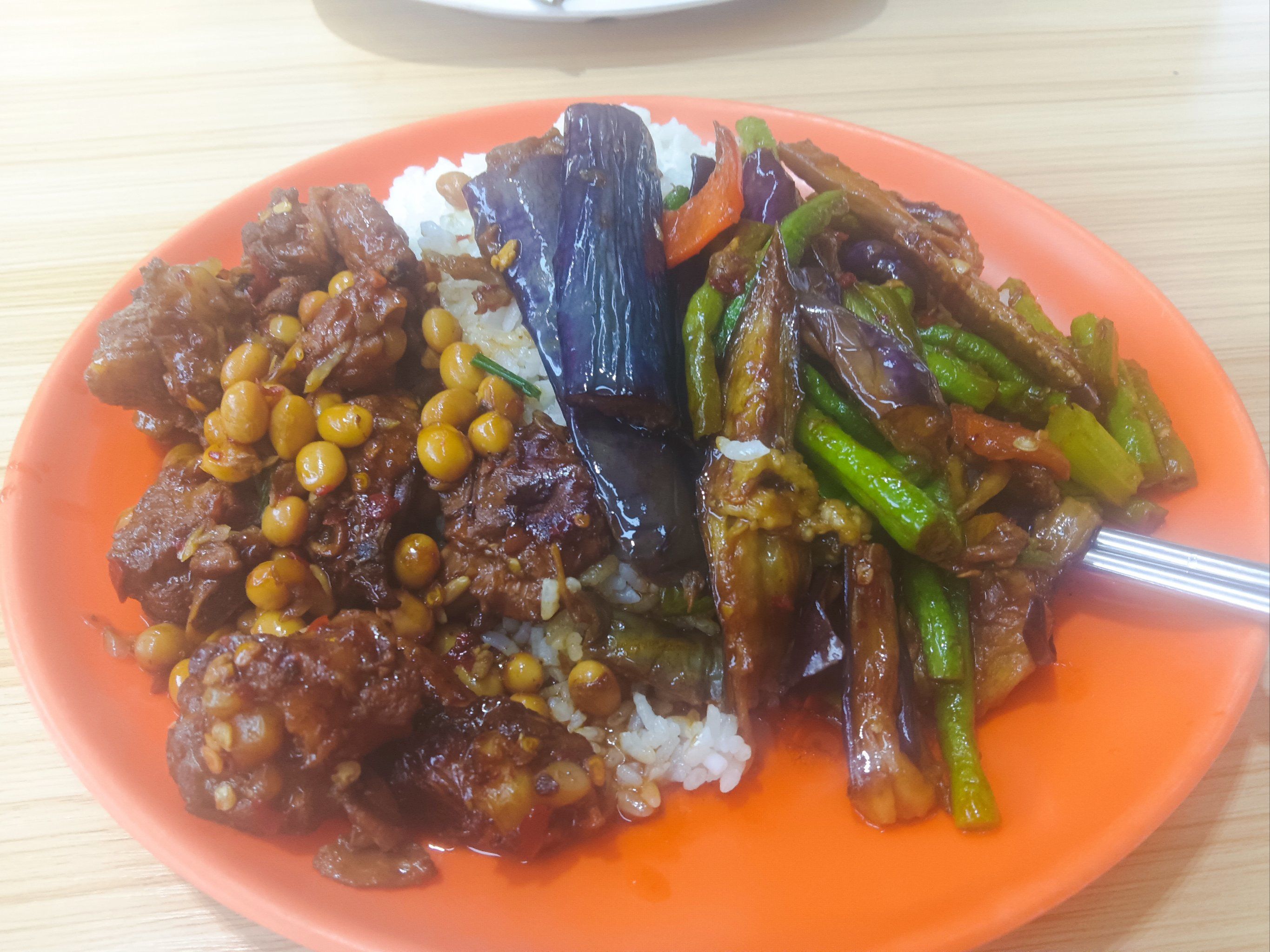 快餐大杂烩来袭 便捷与口味的终极对决